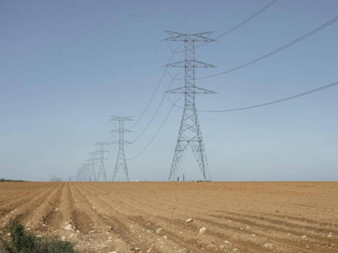 Energy companies in the country&rsquo;s largest oil field have a plan to turn shrub-covered dirt into gold. It has nothing to do with oil&mdash;and ever...